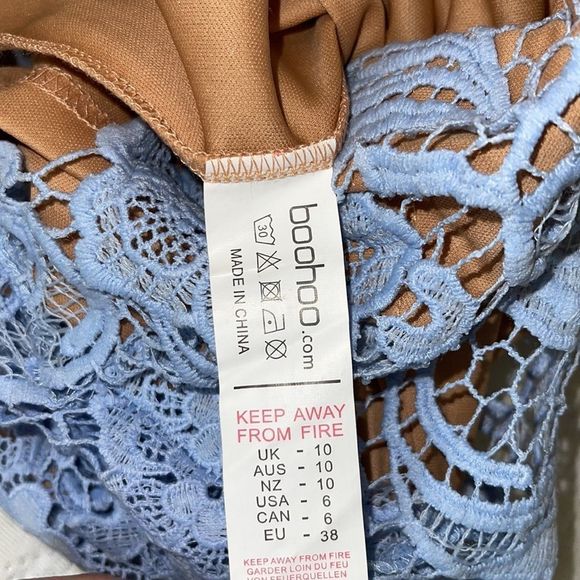 boohoo lace cold shoulder dress - Picture 9 of 11